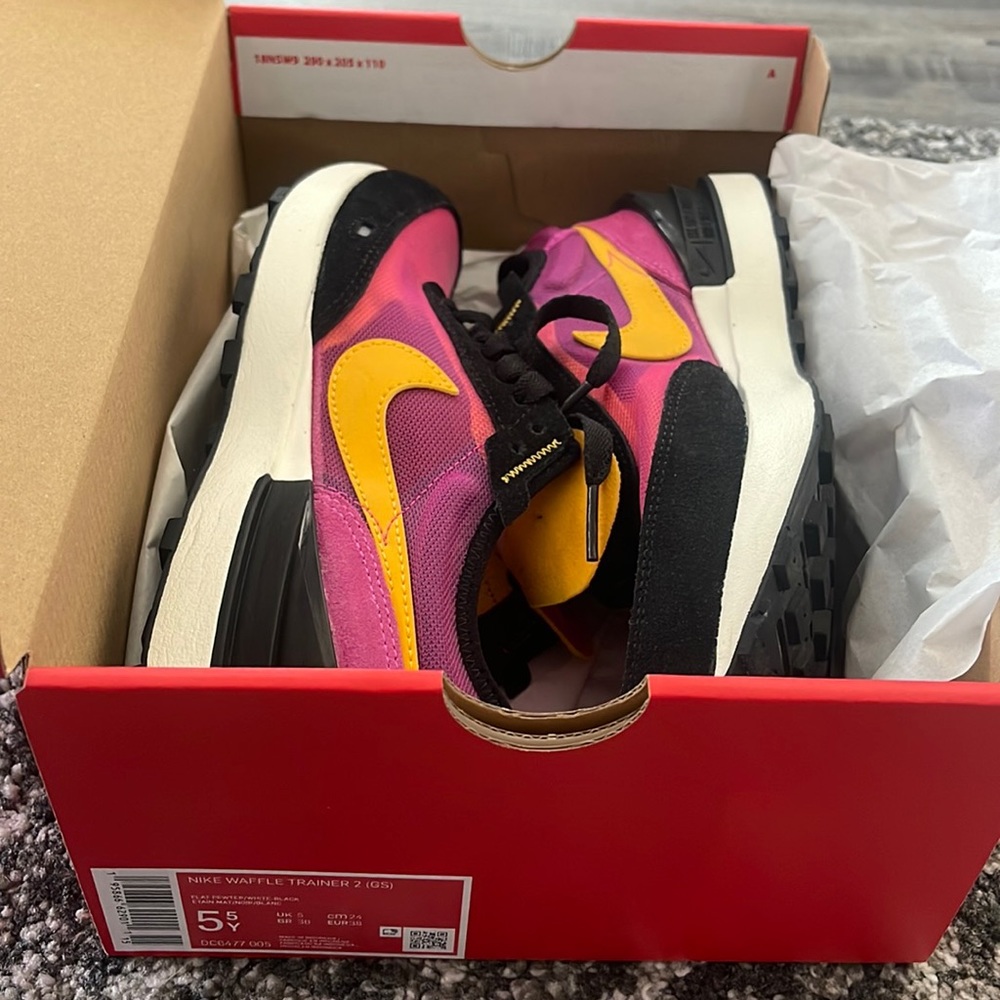 Like new Nike Waffle Trainer